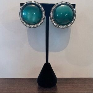 Vintage Emerald Green Cabochon Rhinestone Halo Clip On Earrings 80s Glam